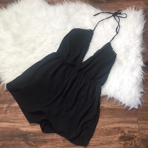 UO NWT circle trim halter romper - Picture 6 of 8